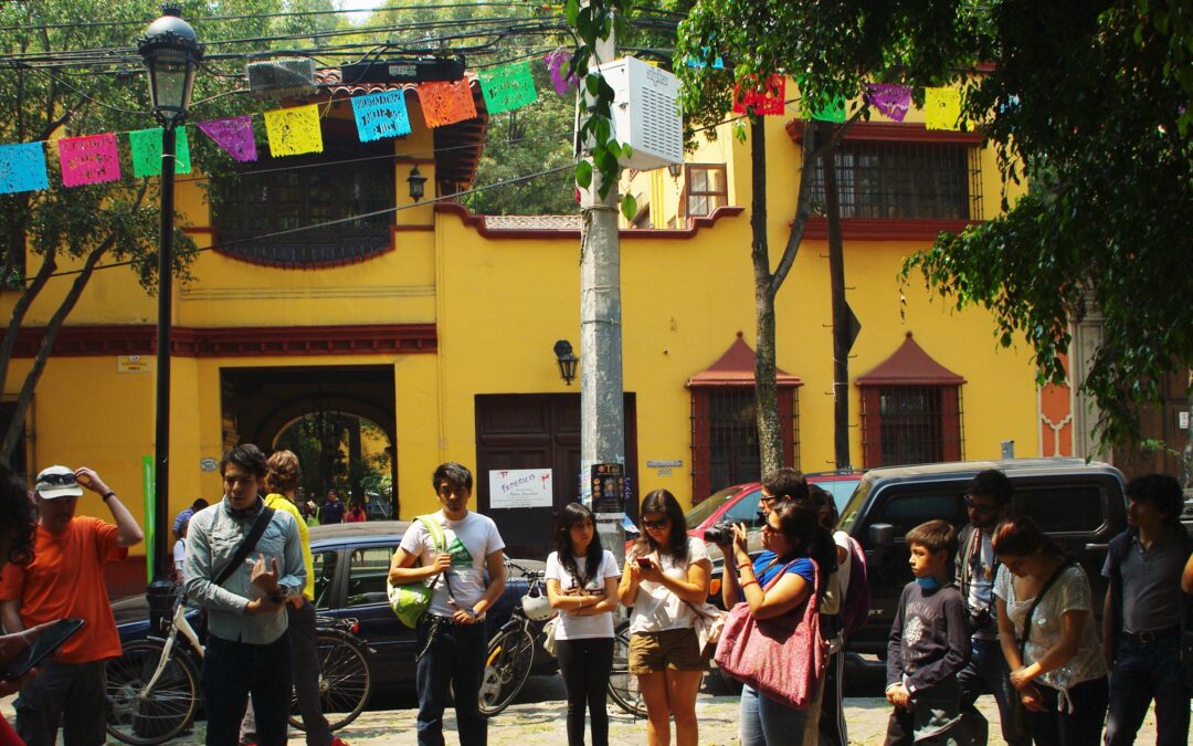 CAMINA TU BARRIO, ENCUENTRA A TUS VECINOS Y AMIGOS